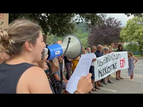 Mediku eta erizain zerbitzua egunero mantenidutea aldarrikatu dabe arteaztarrek edukiaren irudi txikia