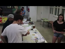 26/06/06 Ikastola Eguna: DBHko proiektuen erakusketa edukiaren irudi txikia