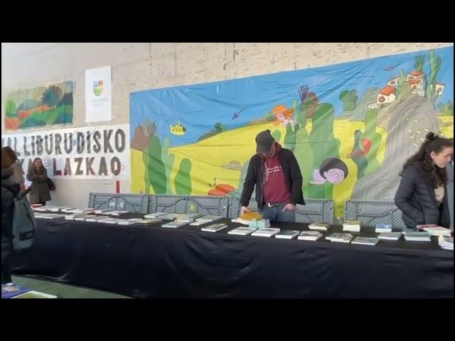 Euskal liburu eta disko azoka Lazkaon. bideoaren irudi txikia