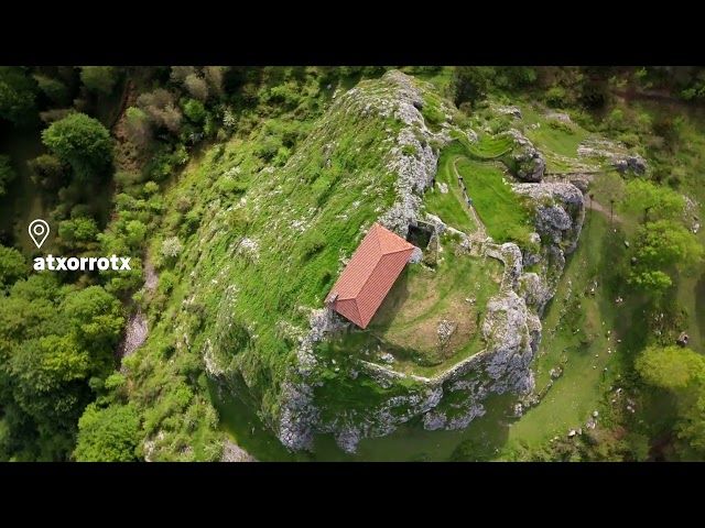 Goitik begira: Atxorrotx (Eskoriatza) bideoaren irudi txikia