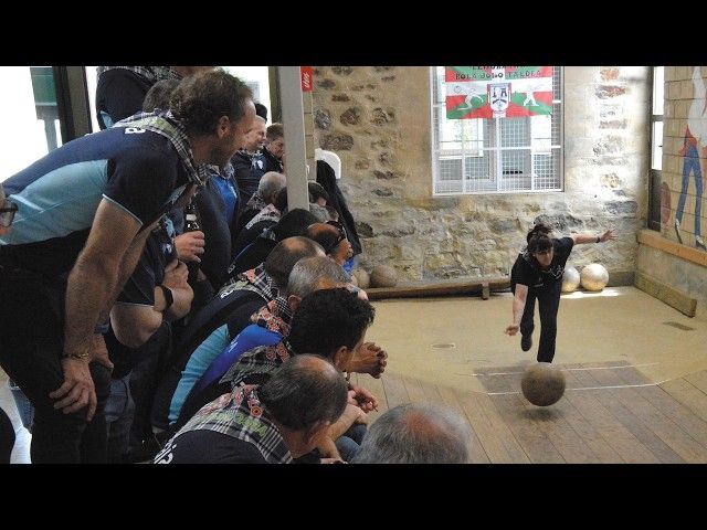 🔴 ZUZENEAN | Arabako Bola-joko Txapelketako finalak, hemen ikusgai bideoaren irudi txikia