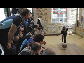 🔴 ZUZENEAN | Arabako Bola-joko Txapelketako finalak, hemen ikusgai edukiaren irudi txikia