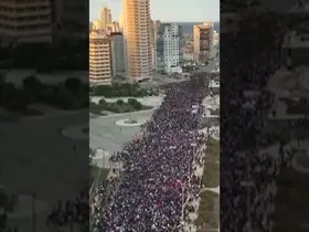 Habanan mobilizazio jendetsu batek omendu ditu Maduro defendatzen hildako 32 militar kubatarrak edukiaren irudi txikia