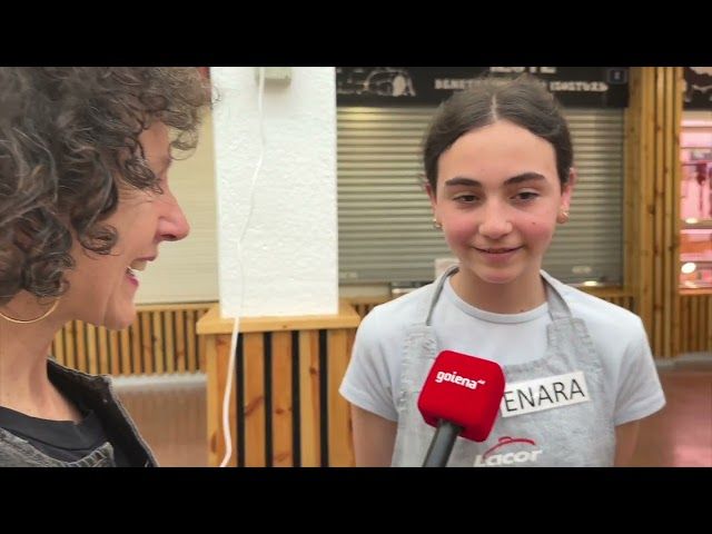 Gaztetxef lehiaketan, gazteak eta sukaldaritza bat eginik bideoaren irudi txikia