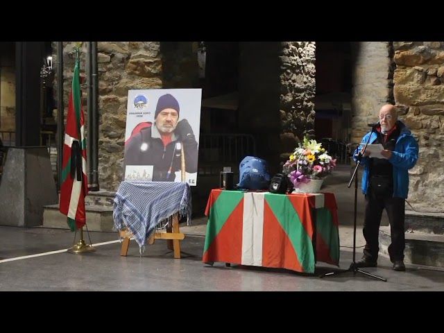 Fede Alberdiren omenezko ekitaldia osorik bideoaren irudi txikia