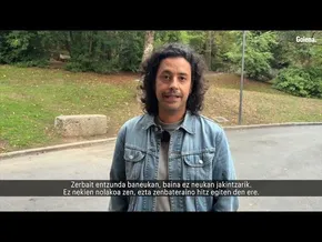 Adrian Cuadros: 'Boliviara noan bakoitzean, jendea nola zahartzen ari den ikusten dut; gogorra da' bideoaren irudi txikia