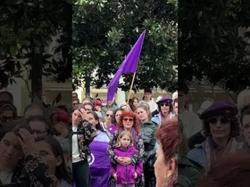 Martxoak 8 | Olatu moreak zeharkatu du Donostia edukiaren irudi txikia