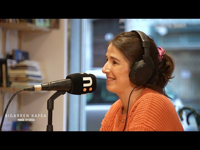 «Euskarak sendatzen du» Irene Irurzun familia medikuarekin BIGARREN KAFEAn bideoaren irudi txikia