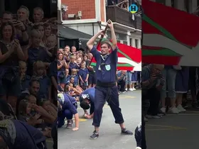 📍ONDARROA [Jaiak] Arrantzale Eguna itsaso bete emozioz zipriztindu da edukiaren irudi txikia