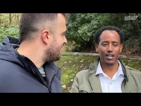 Kanpotik etorritako debagoiendarrekin euskararen inguruan solasean edukiaren irudi txikia