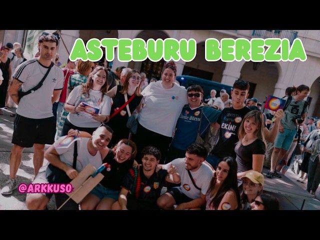 Eduki sortzaileen topaketa IRUÑEAN!!!!! Kotseiluaren euskararen martxak | @arkkuso bideoaren irudi txikia