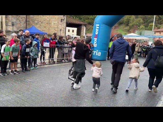 Ataungo Hiru Auzoetako krosa 2025 bideoaren irudi txikia