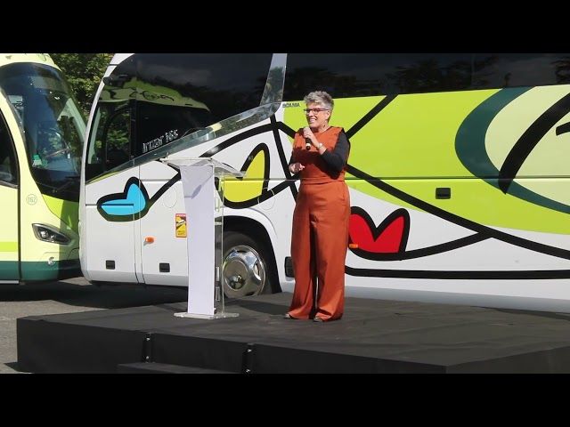 25/10/01 Aizpurua Autobusak lantegikoen autobus berrien aurkezpena bideoaren irudi txikia