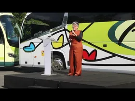 25/10/01 Aizpurua Autobusak lantegikoen autobus berrien aurkezpena edukiaren irudi txikia