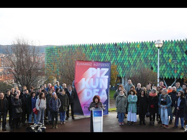 PIZKUNDEA | Euskararen Eguna 2025: «Instituzioei eta gizarteari euskaltzaletasunera lerratzeko deia» bideoaren irudi txikia