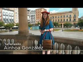 Ainhoa Gonzalez: 'Txistularien traje guztiak gizonezkoentzat diseinatuta zeuden orain arte' bideoaren irudi txikia