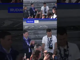 Txuri-urdinez jantzi da Donostia edukiaren irudi txikia