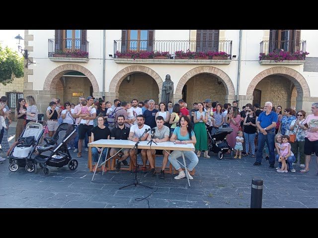 Oibarren euskarazko haur eskola irekitzearen aldeko agerraldia - 2024/06/17 bideoaren irudi txikia