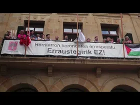 26/07/01 Usurbilgo jaiak: txupinazoa, Zubieta Lanbide Eskolakoen adierazpenak edukiaren irudi txikia