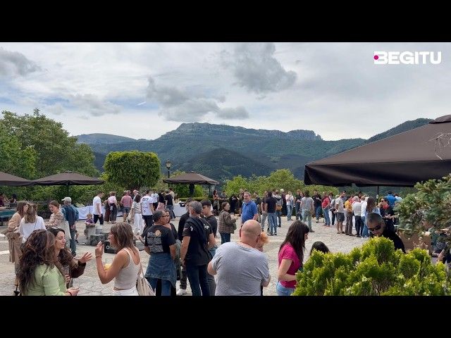 Gardena merkatua ospatu zan Garena Jatetxean bideoaren irudi txikia