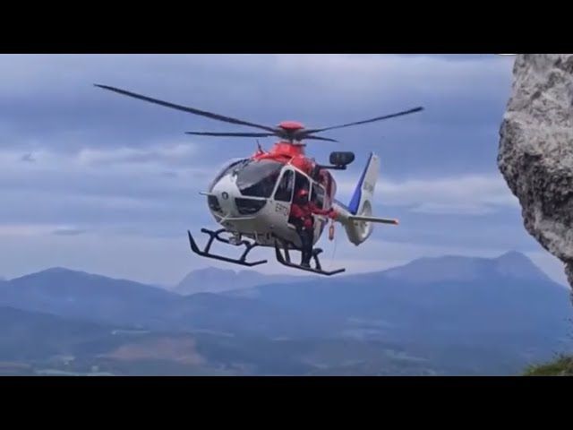60 urteko gizon bat helikopteroz erreskatau dabe Atxuriko pasabidean bideoaren irudi txikia