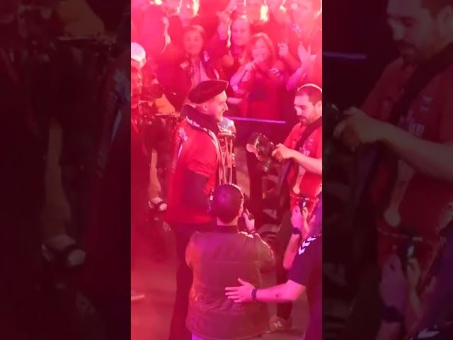 Baskoniak Kopako titulua zaleekin ospatu du bideoaren irudi txikia