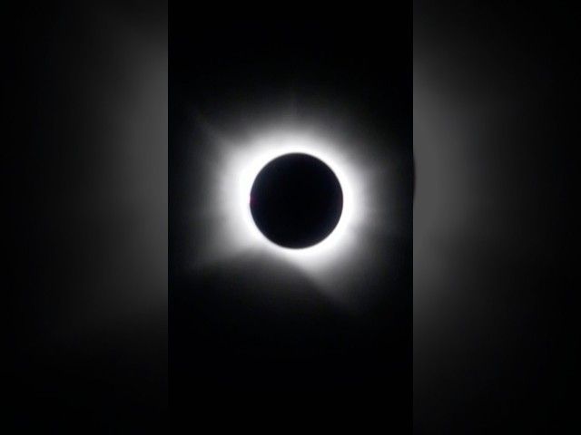 Eguzki eklipsea bideoaren irudi txikia