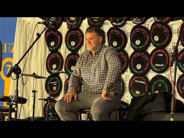 72 txapel eta ehundaka lagunen babespean egin jakon omenaldia Jose Martin Bustinza “Tubi”-ri Diman bideoaren irudi txikia