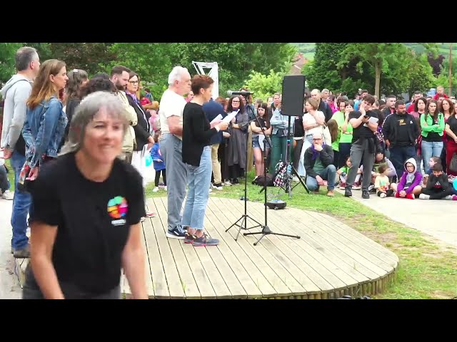 🔴 ZUZENEAN | Euskal Eskola Publikoaren Jaia Urduñan bideoaren irudi txikia