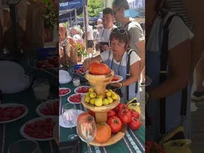 Tokiko produktuen alde topa eginda ospatu dute Okondoko Txakolin Jaia bideoaren irudi txikia