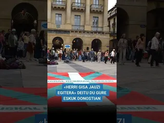 Burujabetza | «Herri gisa jauzi egitera» deitu du Gure Eskuk Donostian: «Zazpi jauziz, herri bat» edukiaren irudi txikia
