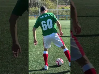 Futbolaz gozatzen, beste modu batera edukiaren irudi txikia