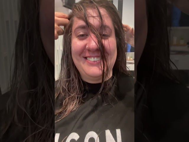 💇🏻‍♀️🎀💅🏻 bideoaren irudi txikia