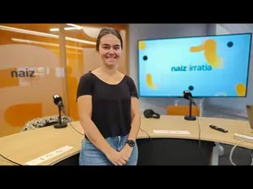 Telesforo Monzon Fundazioko kide den Malen Dominguez soziologoa, NAIZ Irratian edukiaren irudi txikia