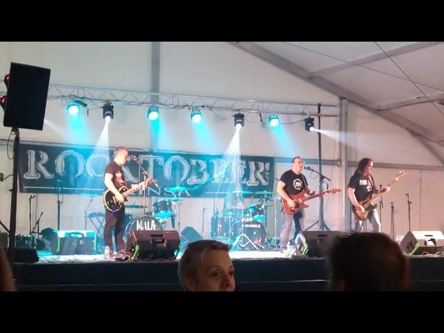 Sin Perdon taldea Rocktobeer jaialdian. bideoaren irudi txikia