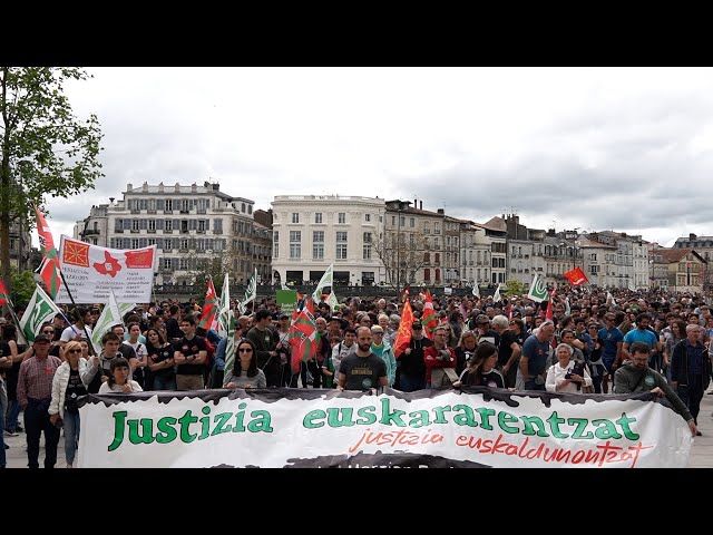 Euskal Herrian Euskaraz-ek Baionan antolatutako protesta bideoaren irudi txikia