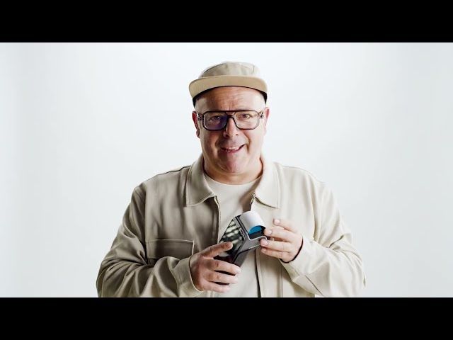 En noviembre, Eusebio anda entre los comerciantes. bideoaren irudi txikia