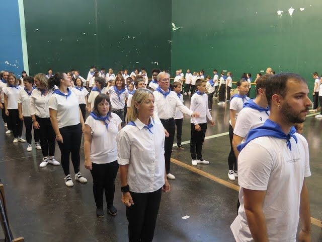 Legazpiko Sustraiak Dantza taldearen 50. urteurreneko jaialdia nagusia (III) bideoaren irudi txikia