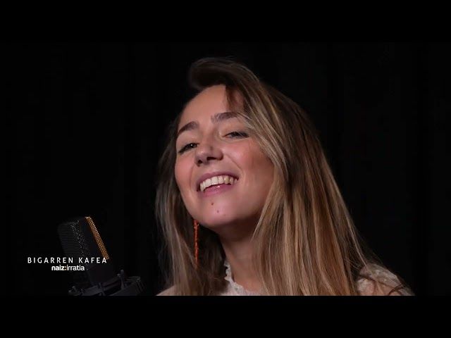 Julie - Begien Indarra | BIGARREN KAFEA bideoaren irudi txikia