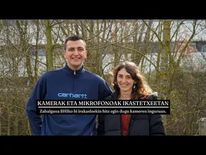 Kamerak eta mikrofonoak ikastetxeetan bideoaren irudi txikia