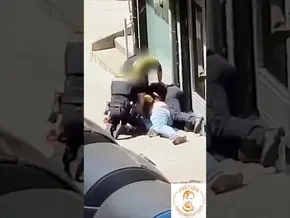Santurtzin hildako gazteari taser pistola aplikatu zioten bideoaren irudi txikia