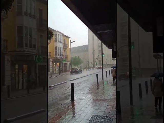 ⛈️ Ekaitz gogorra Araban bideoaren irudi txikia