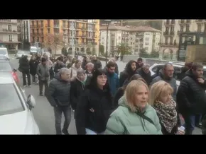 Argixao adinekoen egoitzako langileen manifestazioa bideoaren irudi txikia