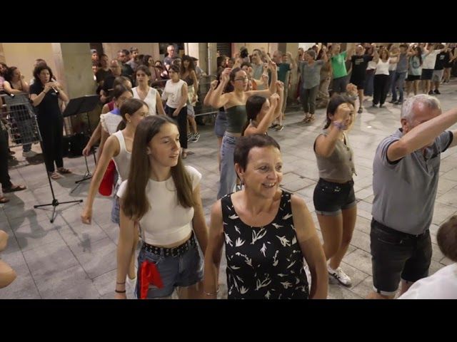 Santa Isabel jaiak 2025. Larrain dantza. bideoaren irudi txikia