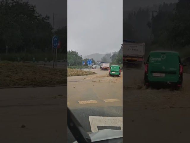 Ezkio-Zumarraga errepidea, urez gainezka. bideoaren irudi txikia