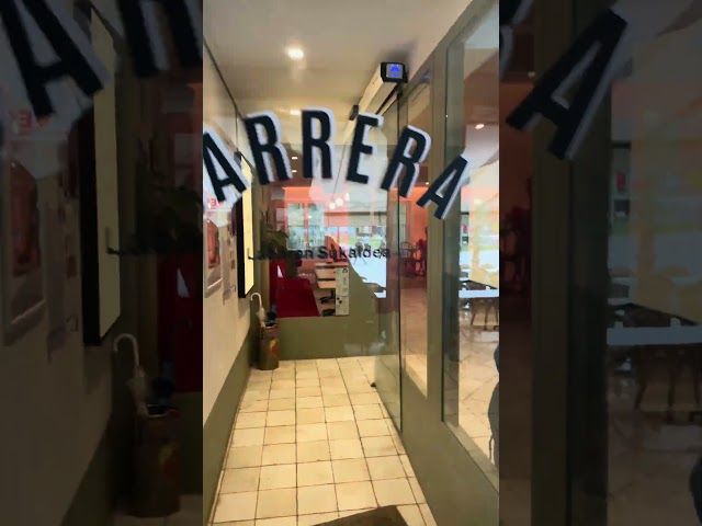 Iruñearen ❤️ean, Gaztelu Plazan, LABA espazioa dago, Iruñerriko euskaldunen txokoa✨#Iruñea #euskara bideoaren irudi txikia