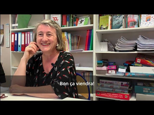 AEK(n) bizi. Uztaritzeko Gau Eskolako Patricia ikaslea bideoaren irudi txikia