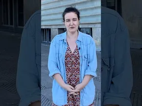 Uxue Arzelusen kritika | 'Coward' eta 'Seis meses en el edificio rosa con azul' bideoaren irudi txikia