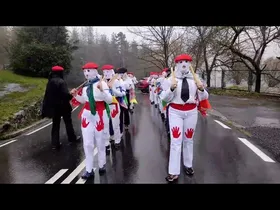 Urretxuko Lurra dantza taldearen inauteria edukiaren irudi txikia