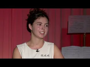 SOLASEAN: MIRARI ETXEBERRIA, IRUÑEKO GAZTE ORKESTRAKO ZUZENDARIA bideoaren irudi txikia